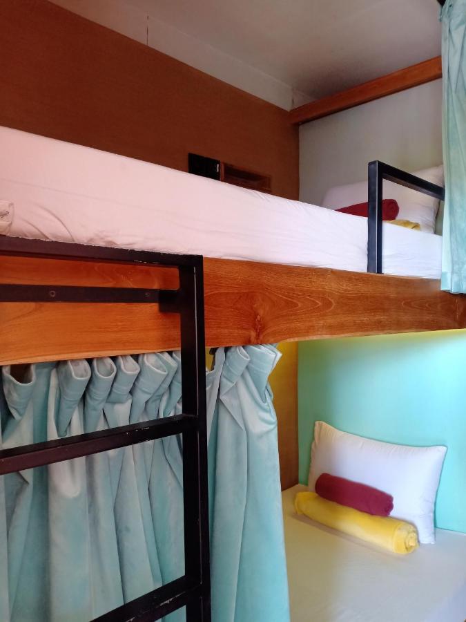 Stellar Capsules Hostel Seminyak Kültér fotó A bunk bed