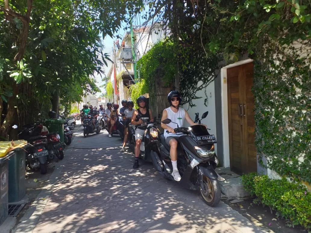 Stellar Capsules Hostel Seminyak Kültér fotó Street in Canggu