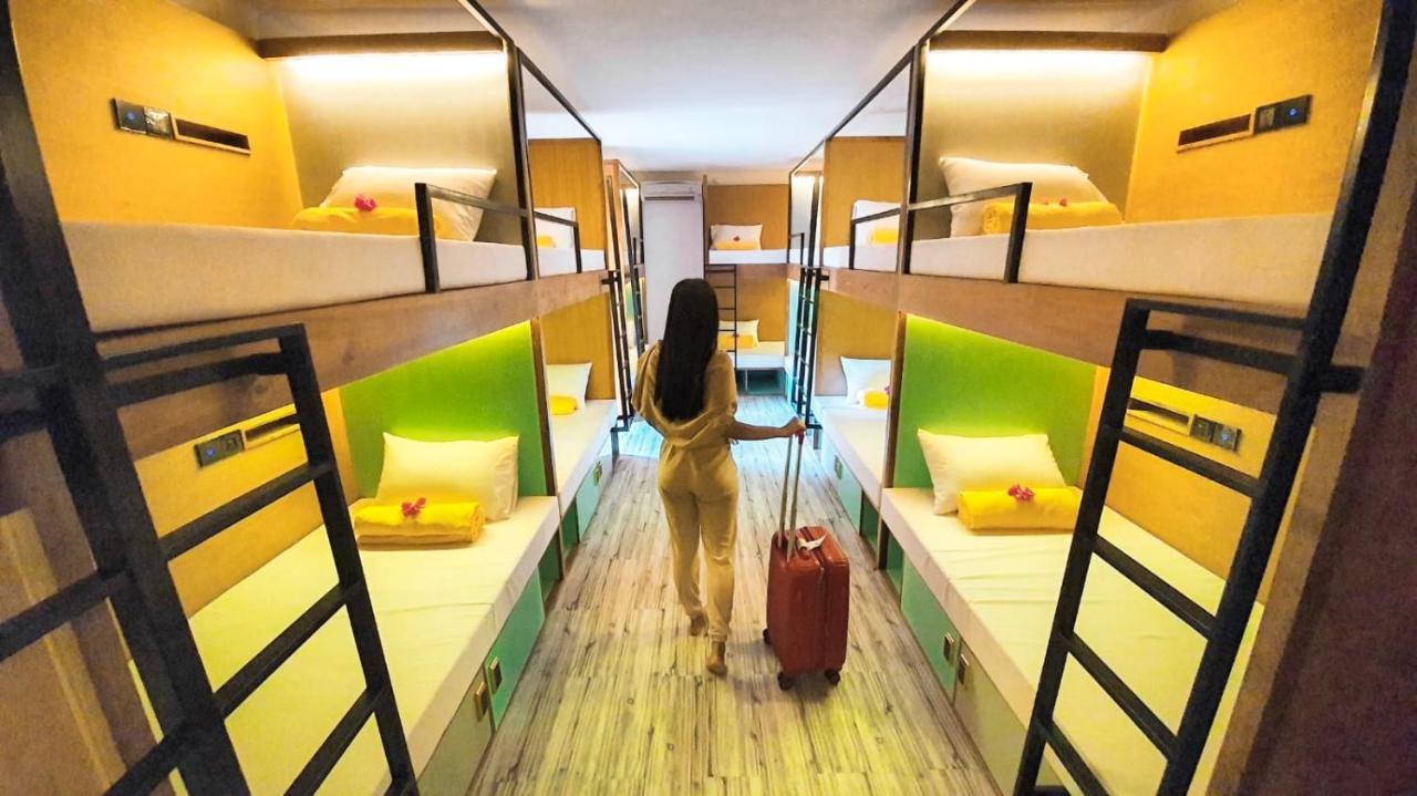 Stellar Capsules Hostel Seminyak Kültér fotó
